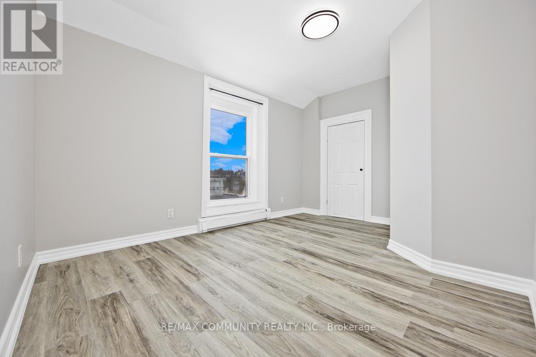 Photo 17 of 81 83 Moira Street W, Belleville ON