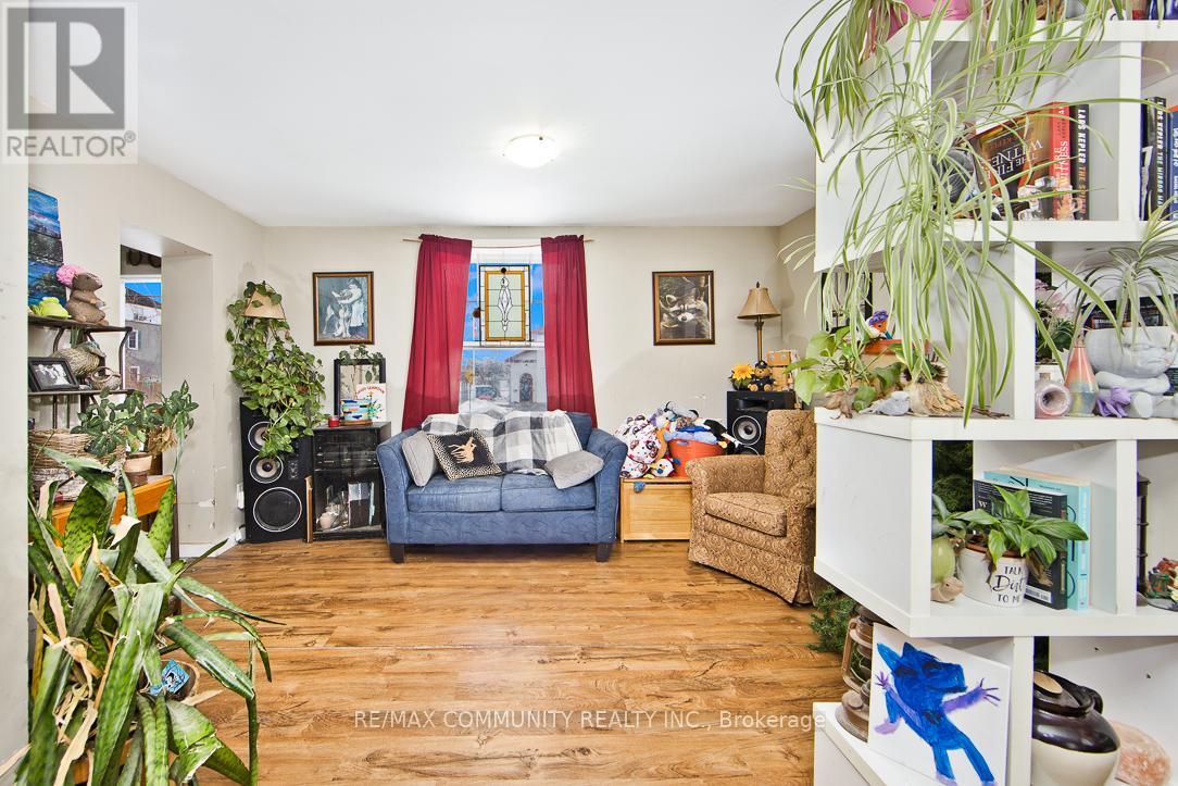 Photo 13 of 81 83 Moira Street W, Belleville ON