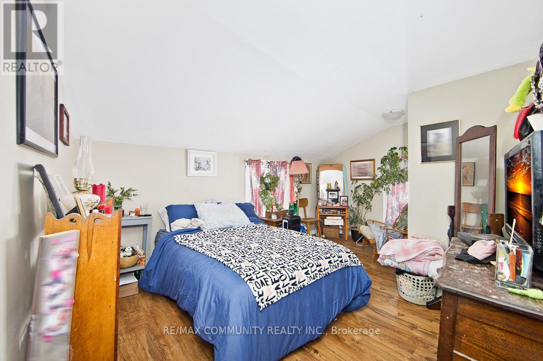 Photo 8 of 81 83 Moira Street W, Belleville ON