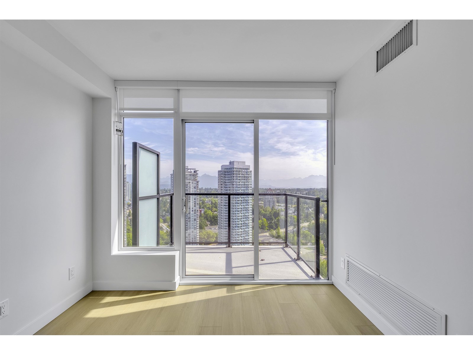 3206 13725 GEORGE JUNCTION, Surrey real estate listing R3014696