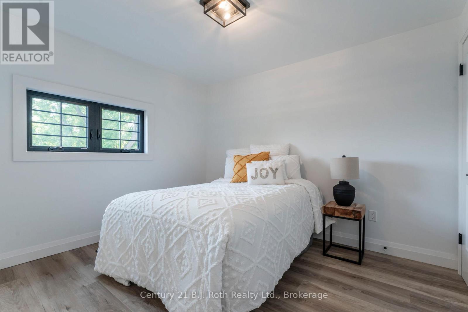 Photo 22 of 339 First Street W, Midland ON