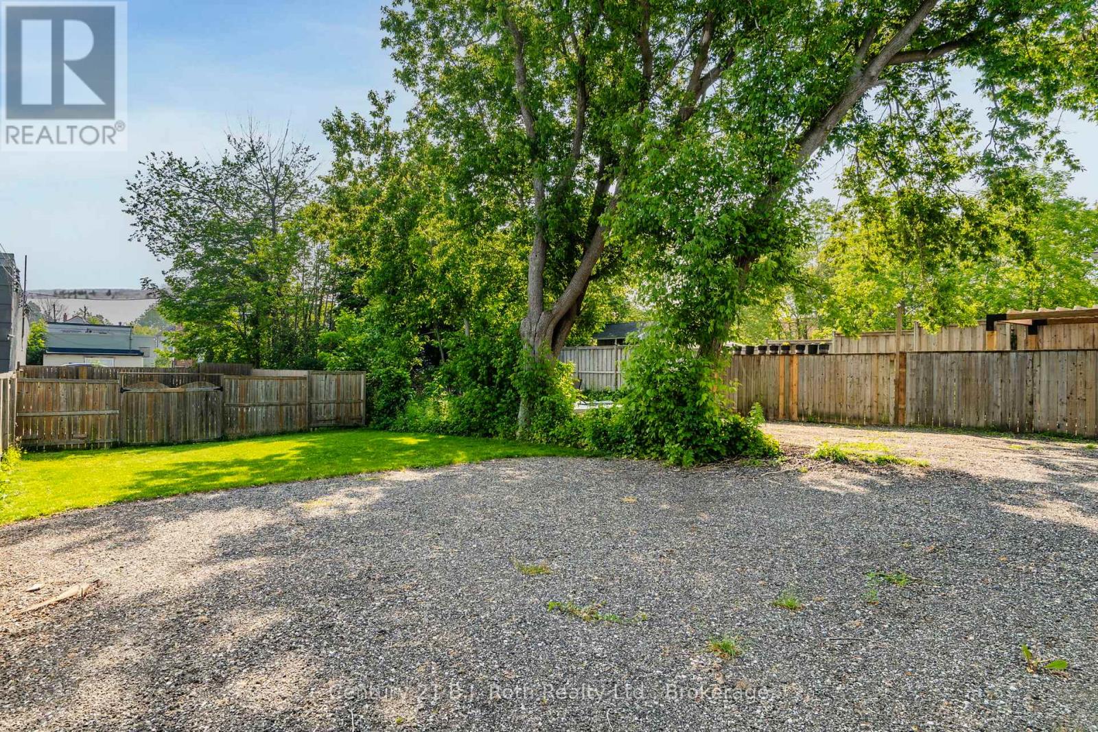 Photo 34 of 339 First Street W, Midland ON
