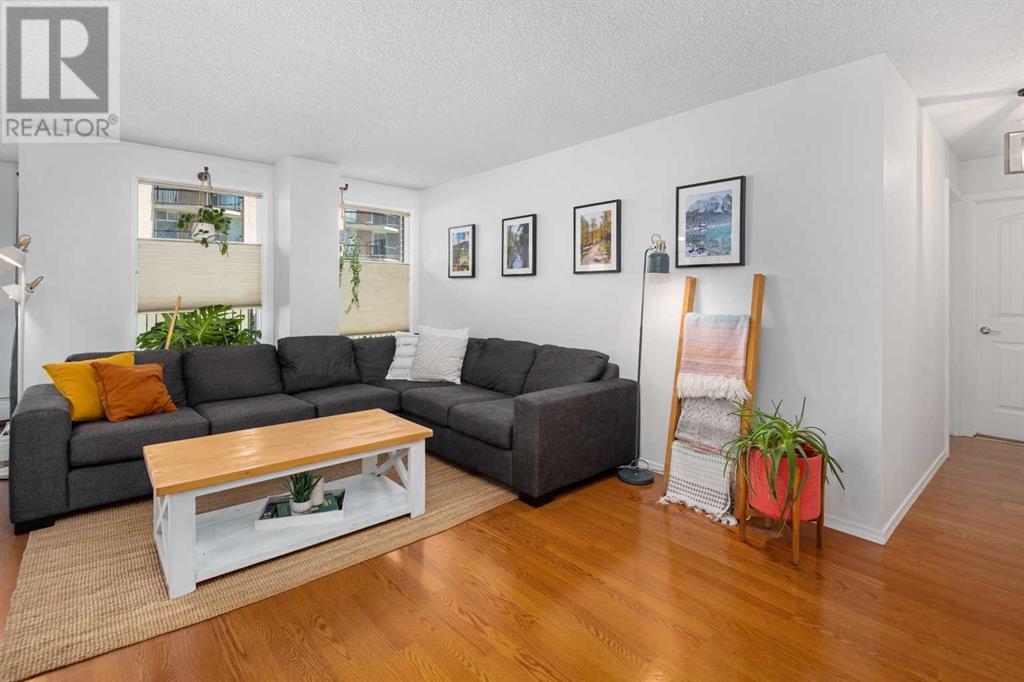 Single Family House for Sale in   Meredith Road NE Crescent Heights Calgary 