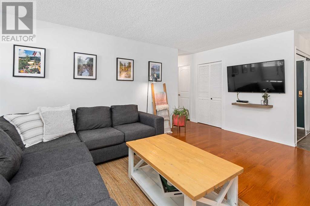 Single Family House for Sale in   Meredith Road NE Crescent Heights Calgary 