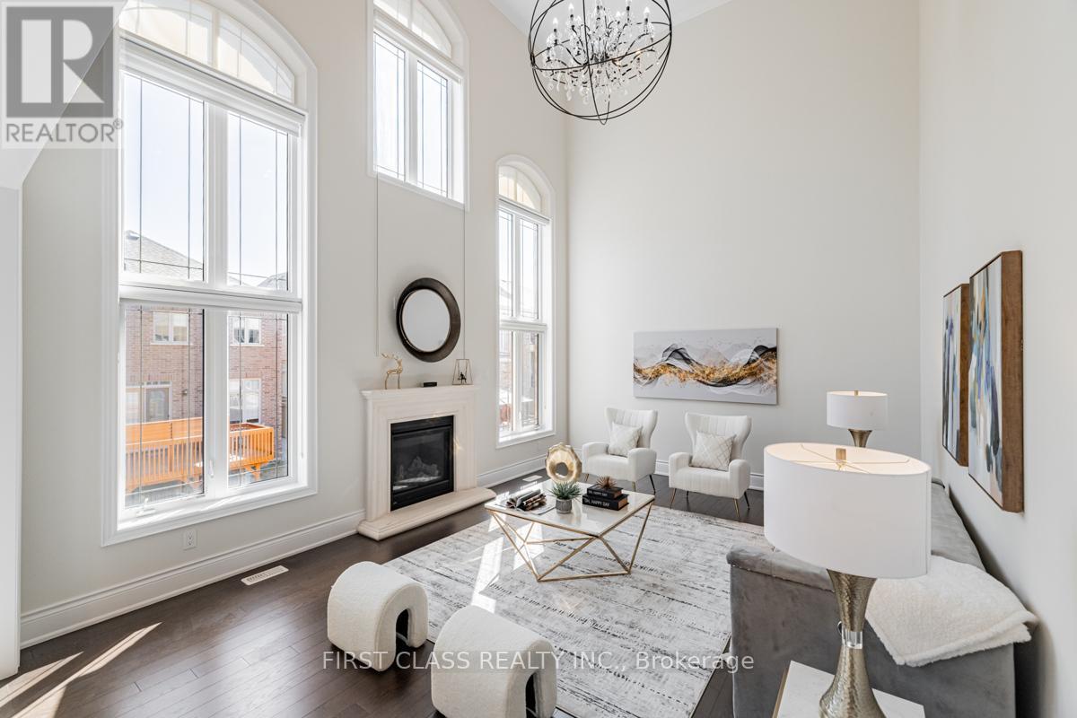 Single Family House for Sale in  MOWER AVENUE Vaughan (Patterson) 