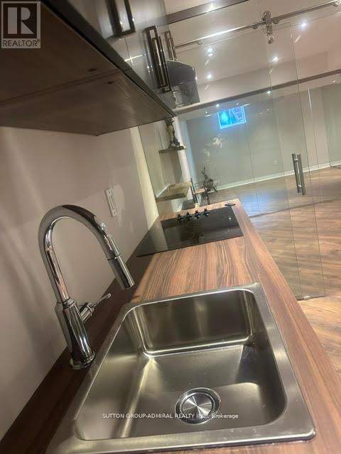 Single Family House for Sale in BASEMENT   WILLIAM BOWES BOULEVARD Vaughan (Patterson) 