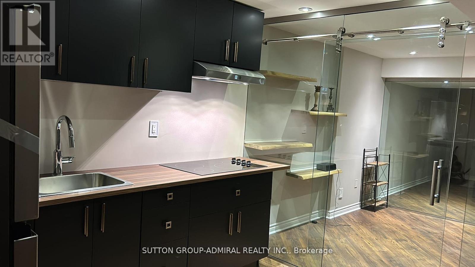 Single Family House for Sale in BASEMENT   WILLIAM BOWES BOULEVARD Vaughan (Patterson) 