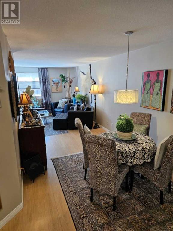 Single Family House for Sale in    Avenue SW Windsor Park Calgary 
