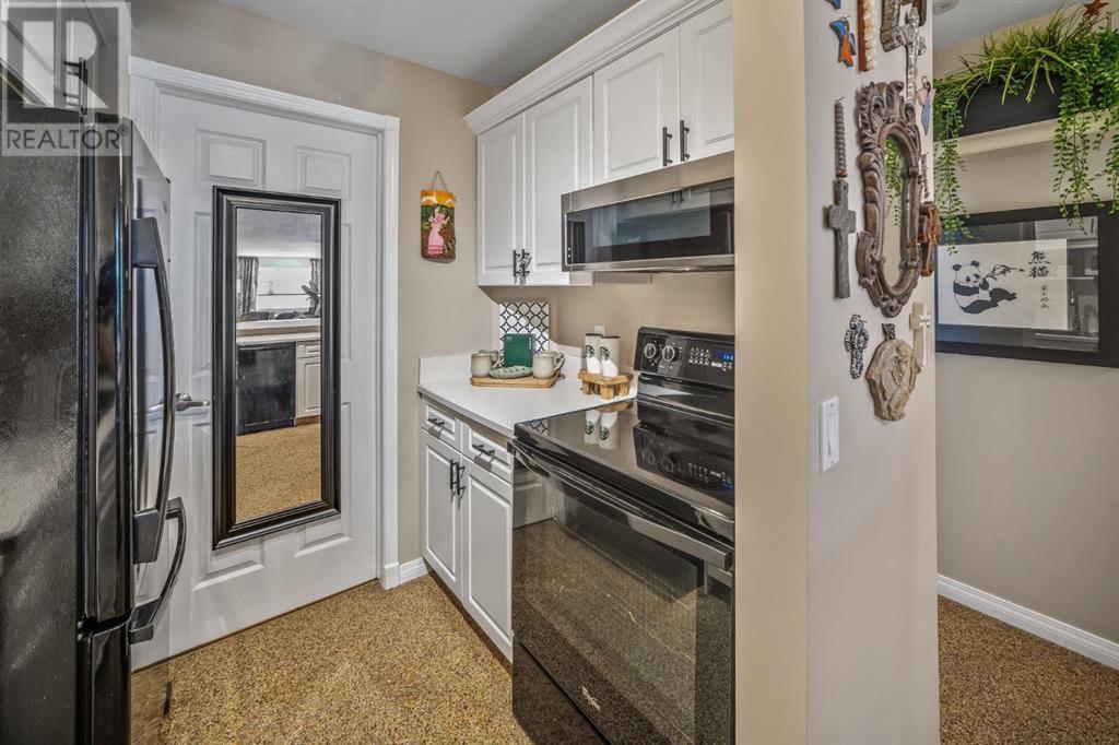 Single Family House for Sale in    Avenue SW Windsor Park Calgary 