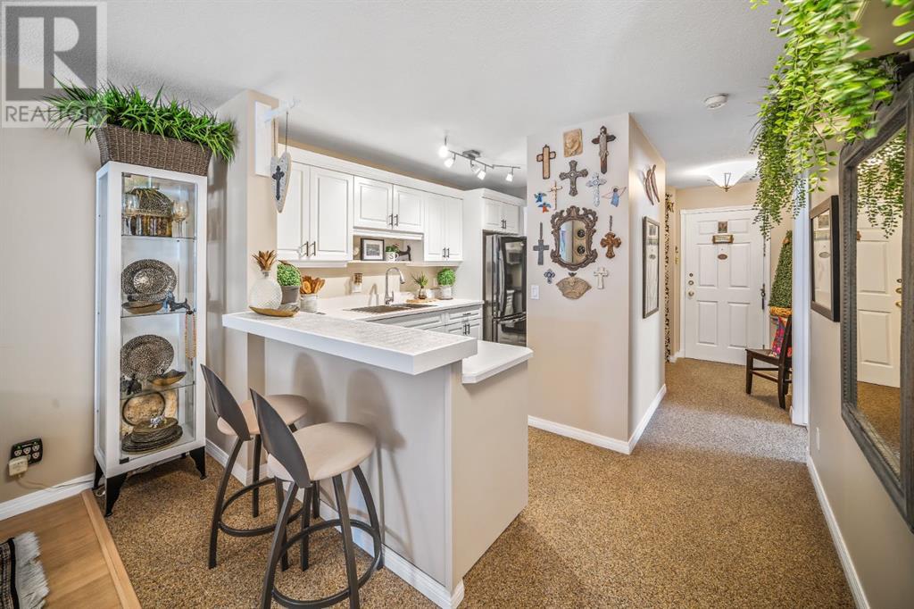 Single Family House for Sale in    Avenue SW Windsor Park Calgary 