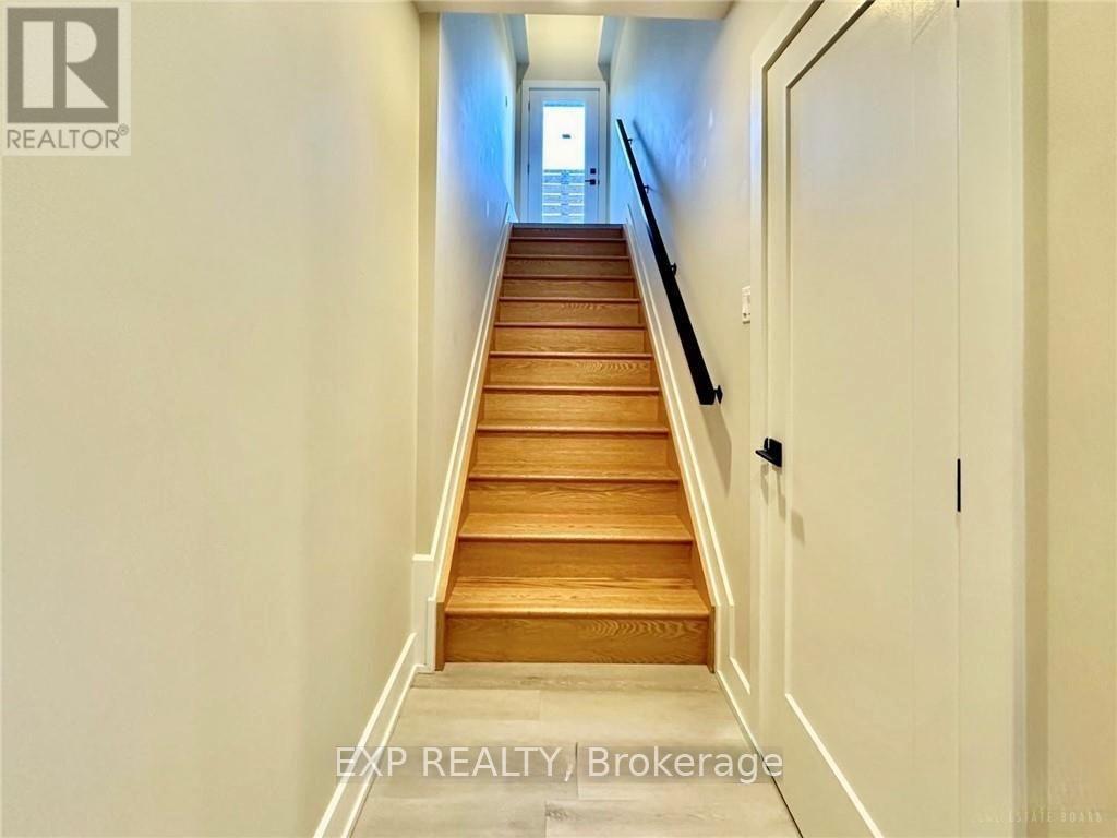 Photo 6 of 25 27 Omeara Street, Ottawa ON