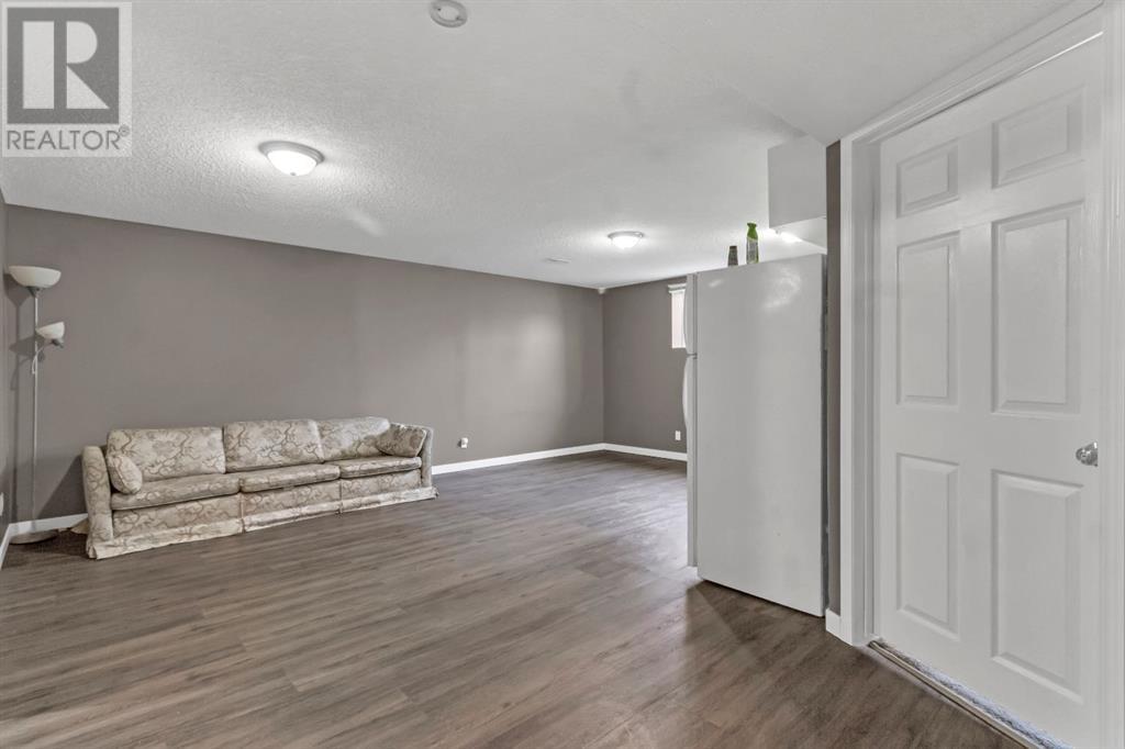 7 Castledale Way NE, Calgary, Alberta