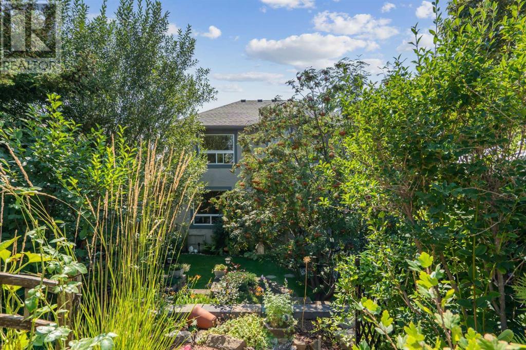 90 Discovery Ridge Way SW, Calgary, Alberta