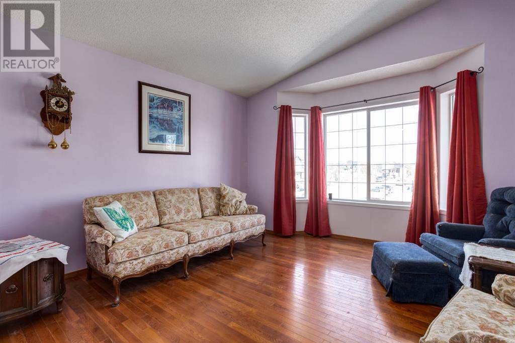 93 Martin Crossing Way NE, Calgary, Alberta