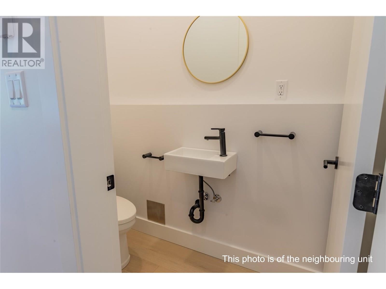 Photo 16 of 518 Robson Street Unit B, Nelson BC