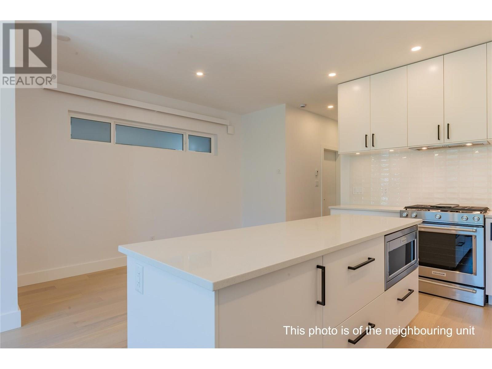 Photo 11 of 518 Robson Street Unit B, Nelson BC