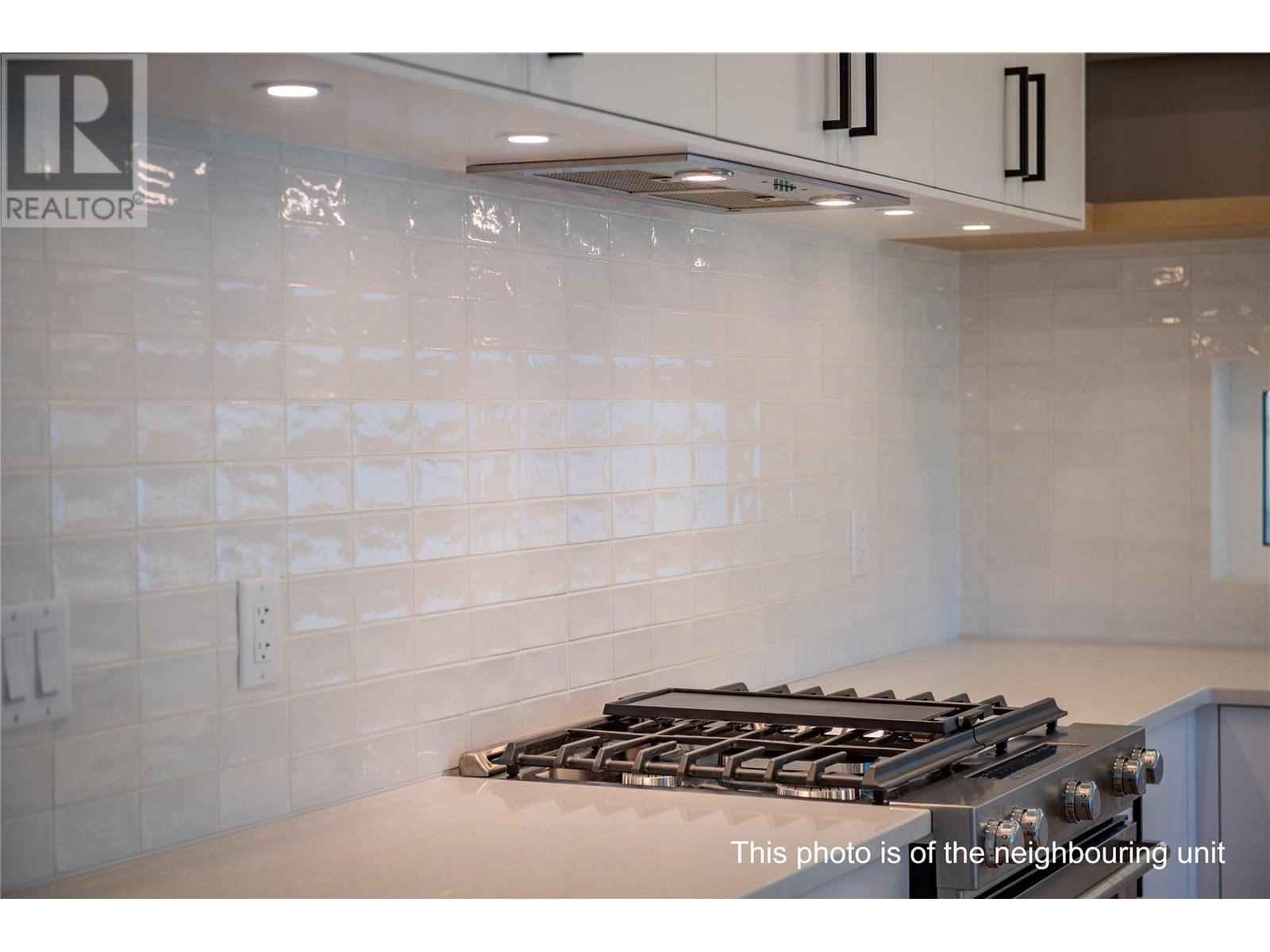 Photo 8 of 518 Robson Street Unit B, Nelson BC