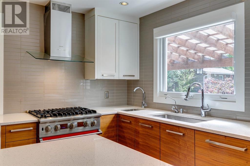 Single Family House for Sale in  Coronation Drive SW Britannia Calgary 