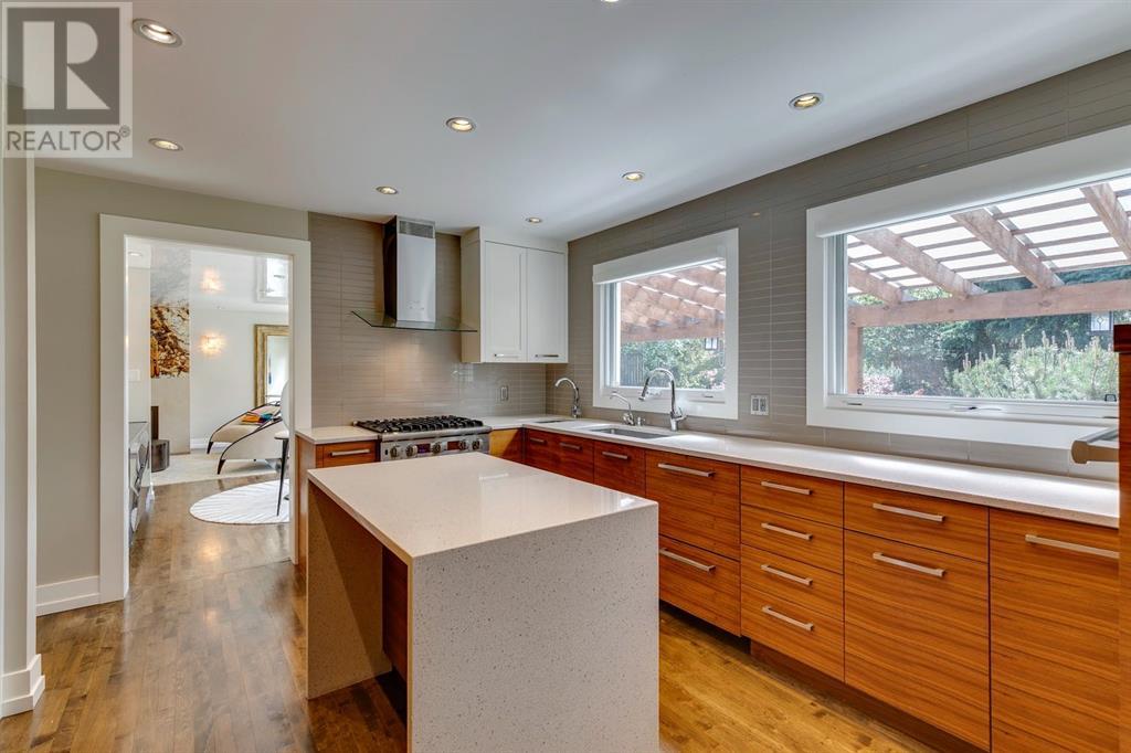 Single Family House for Sale in  Coronation Drive SW Britannia Calgary 