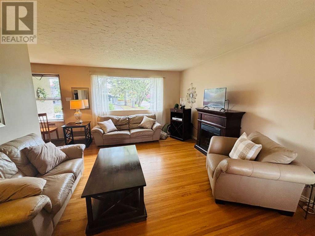 Single Family House Bungalow for Sale in  Butler Crescent NW Brentwood Calgary 