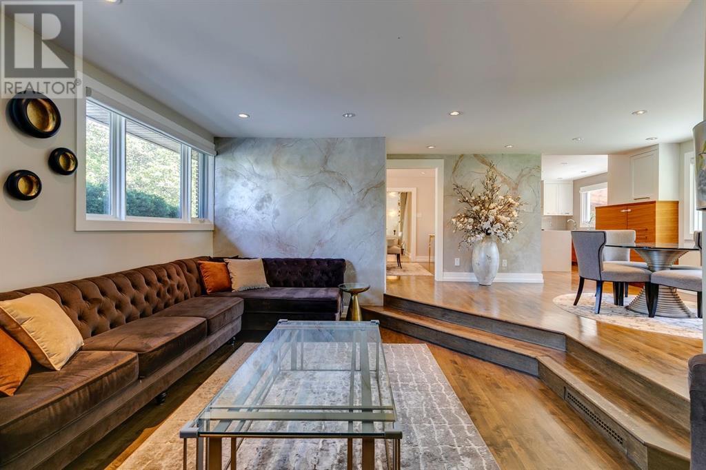 Single Family House for Sale in  Coronation Drive SW Britannia Calgary 