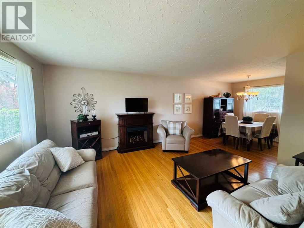 Single Family House Bungalow for Sale in  Butler Crescent NW Brentwood Calgary 