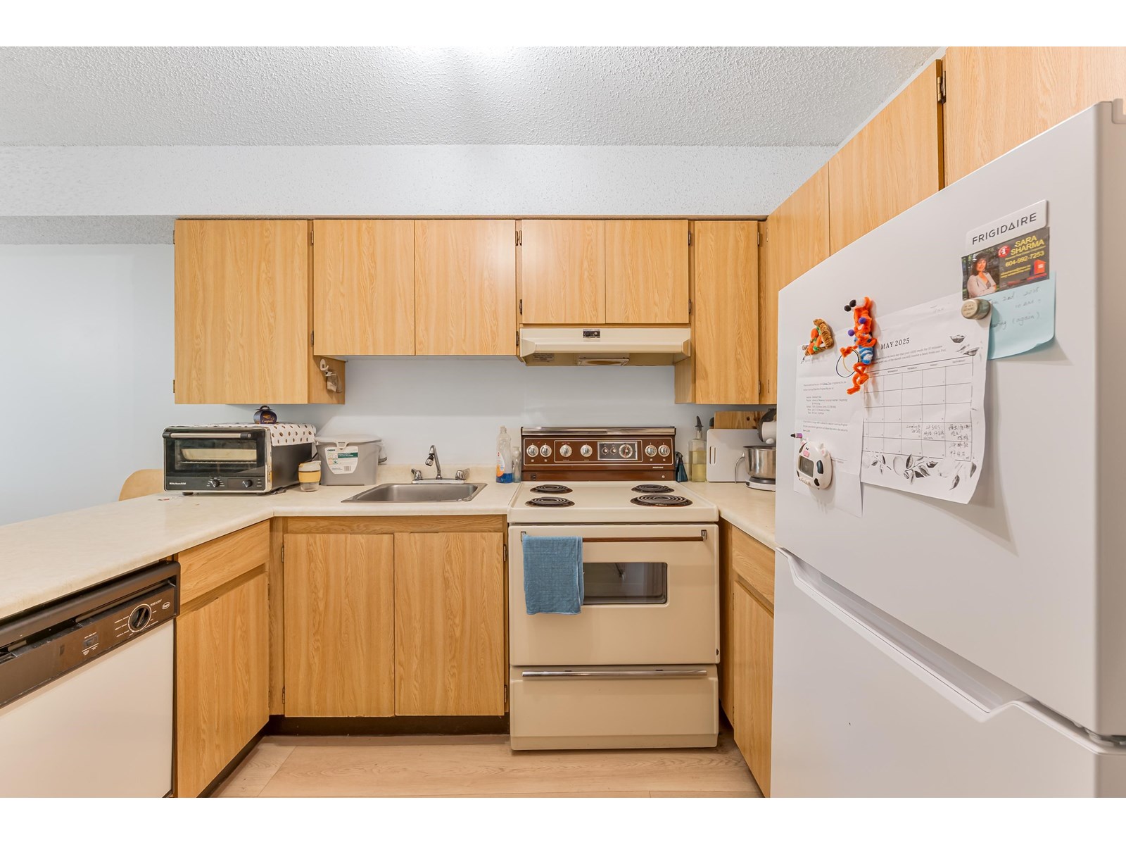 Photo 4 of 210 7144 133 B Street, Surrey BC