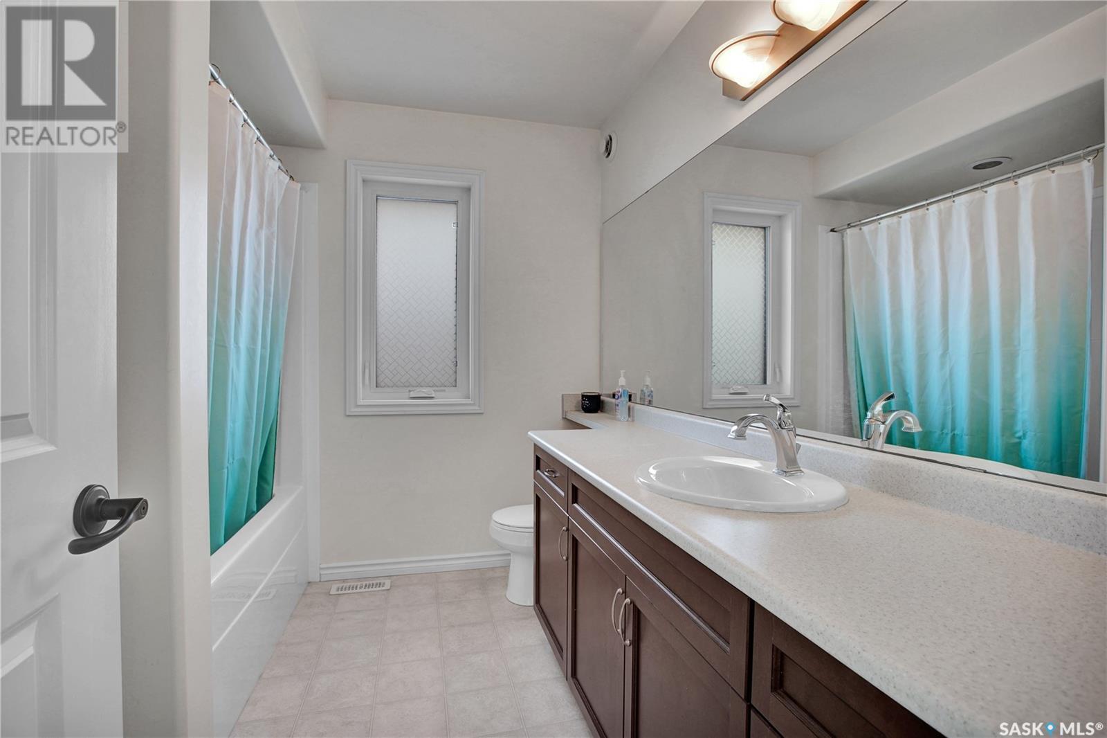 Photo 32 of 627 Rempel Crescent, Saskatoon SK