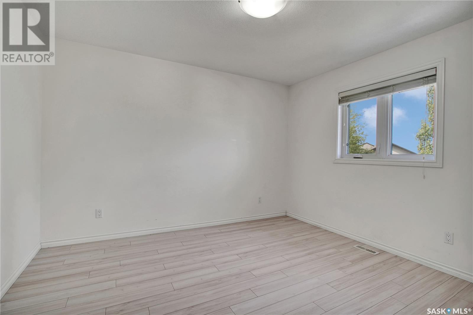 Photo 36 of 627 Rempel Crescent, Saskatoon SK
