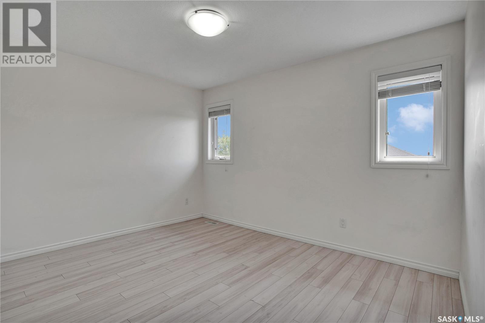 Photo 13 of 627 Rempel Crescent, Saskatoon SK