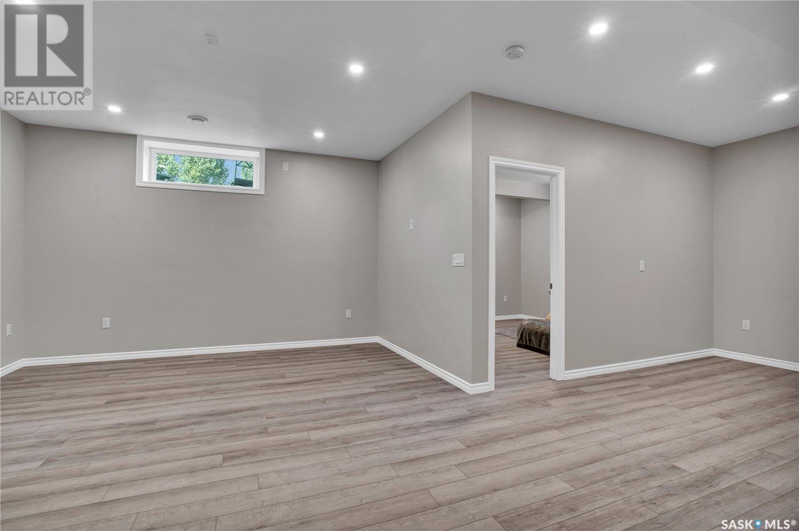 Photo 11 of 627 Rempel Crescent, Saskatoon SK