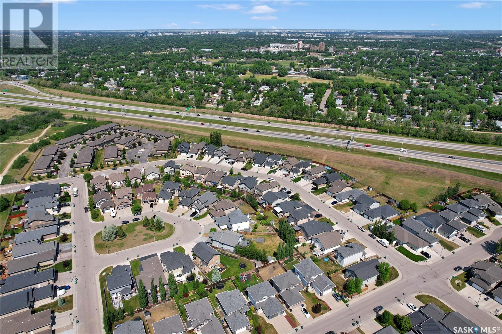 Photo 14 of 627 Rempel Crescent, Saskatoon SK