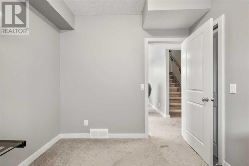 Single Family House for Sale in  Evanspark Circle NW Evanston Calgary 