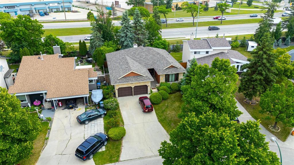 Photo 2 of 46 Wallingford Crescent, Winnipeg MB