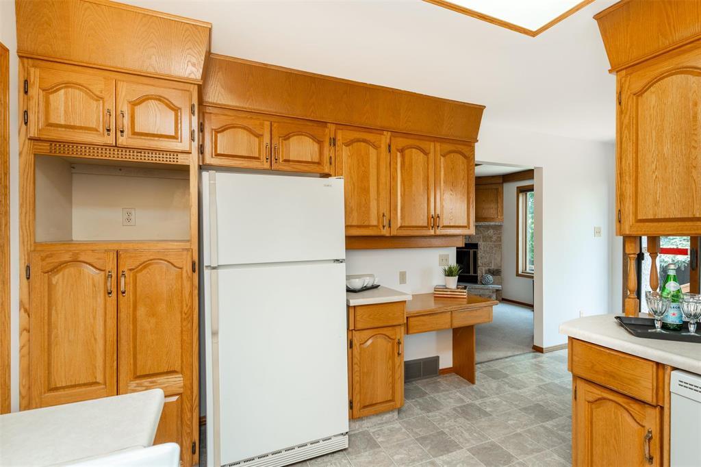 Photo 13 of 46 Wallingford Crescent, Winnipeg MB