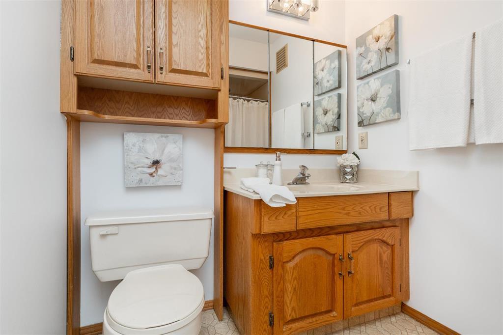 Photo 20 of 46 Wallingford Crescent, Winnipeg MB
