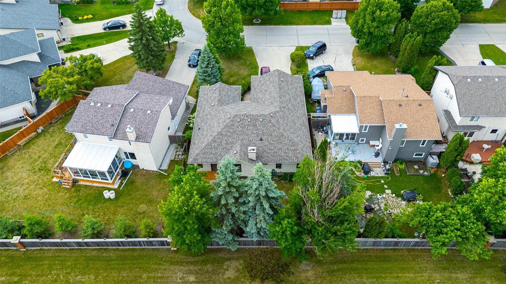 Photo 3 of 46 Wallingford Crescent, Winnipeg MB