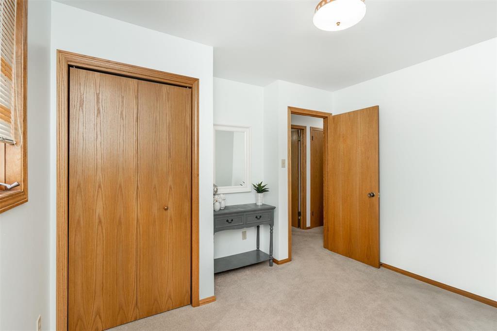 Photo 23 of 46 Wallingford Crescent, Winnipeg MB