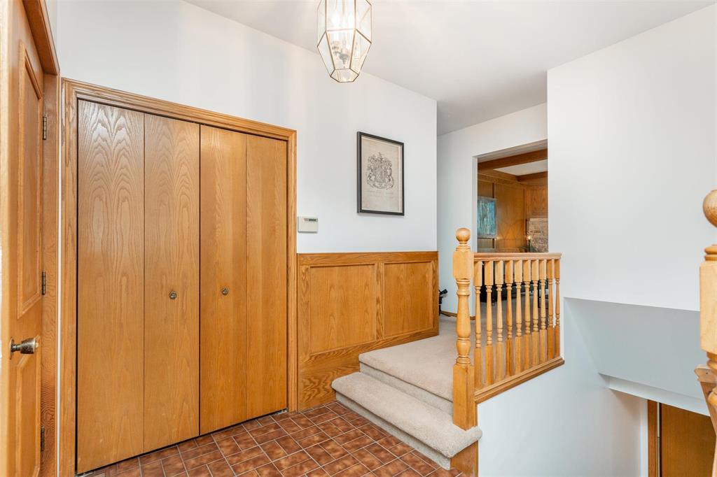 Photo 6 of 46 Wallingford Crescent, Winnipeg MB