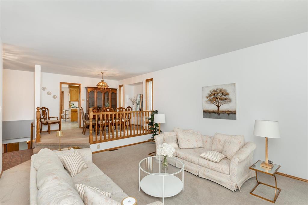 Photo 7 of 46 Wallingford Crescent, Winnipeg MB