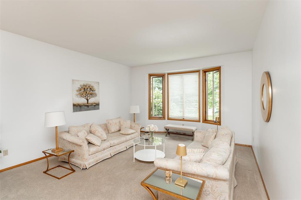 Photo 8 of 46 Wallingford Crescent, Winnipeg MB