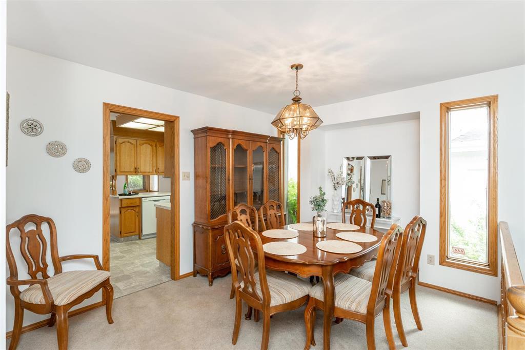Photo 9 of 46 Wallingford Crescent, Winnipeg MB