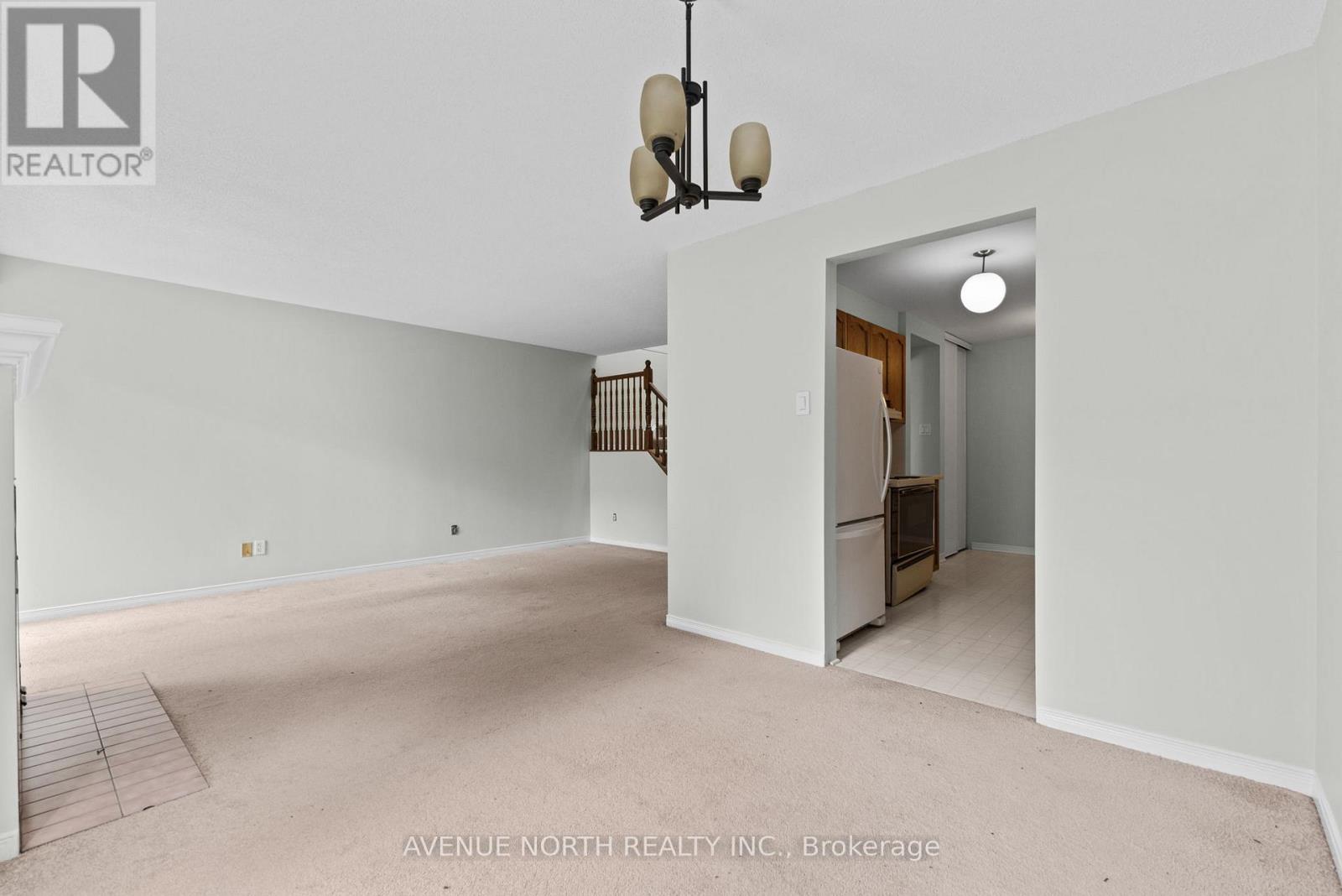 Photo 19 of 45 Wrenwood Crescent, Ottawa ON