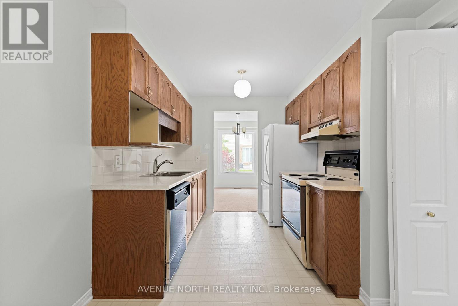 Photo 23 of 45 Wrenwood Crescent, Ottawa ON