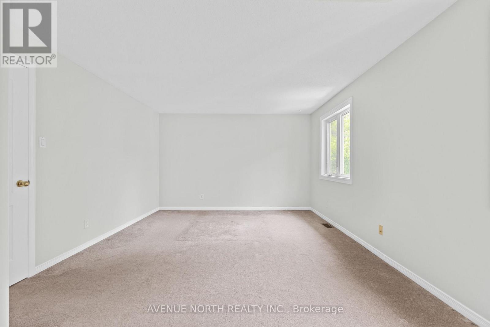 Photo 35 of 45 Wrenwood Crescent, Ottawa ON