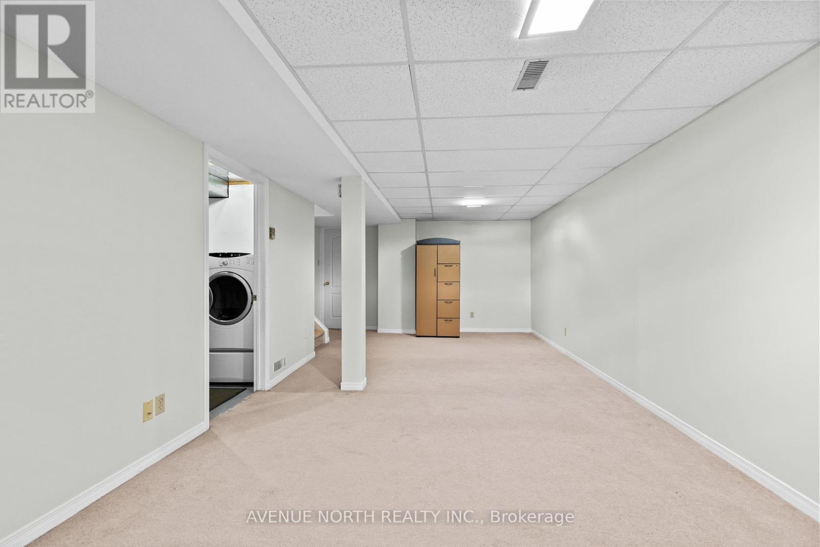 Photo 25 of 45 Wrenwood Crescent, Ottawa ON