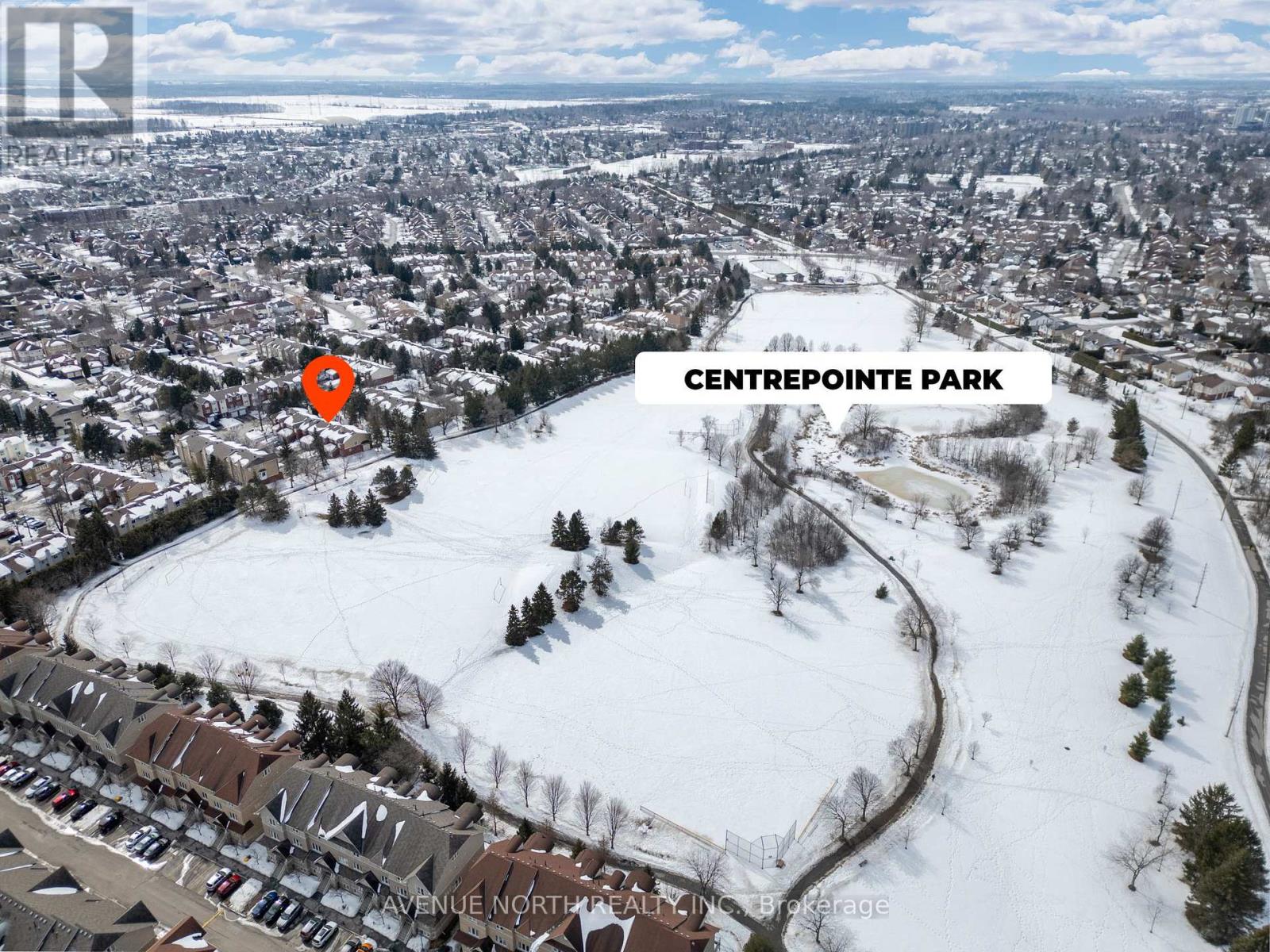 Photo 5 of 45 Wrenwood Crescent, Ottawa ON