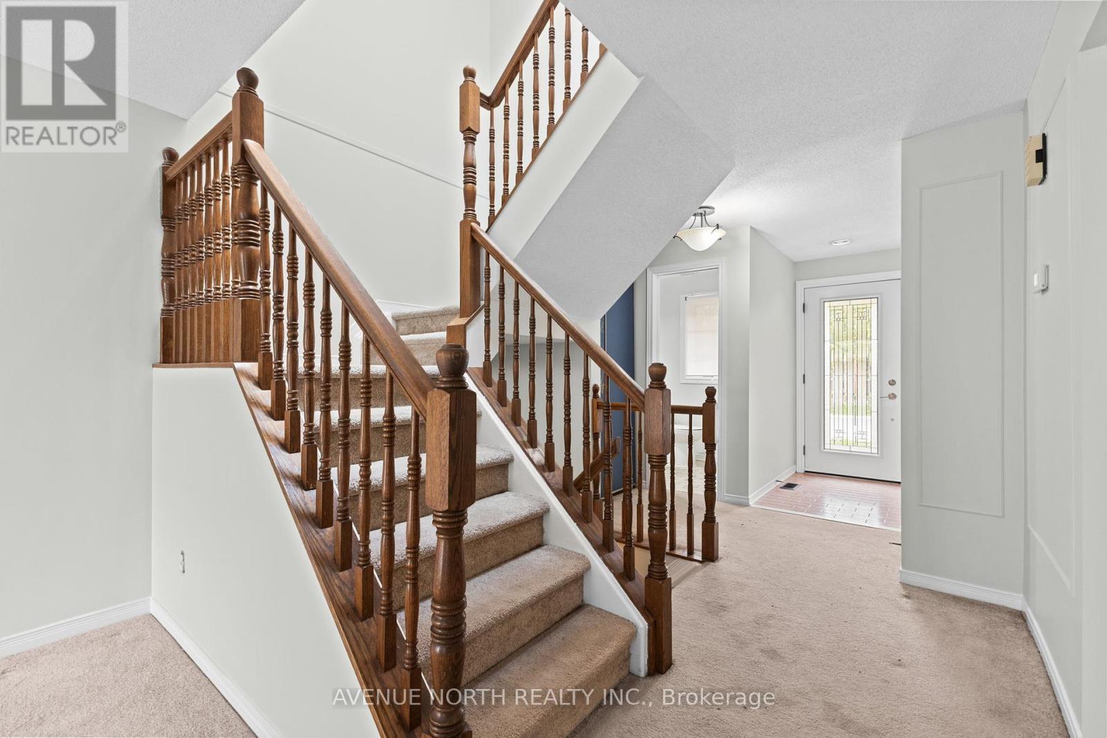 Photo 18 of 45 Wrenwood Crescent, Ottawa ON