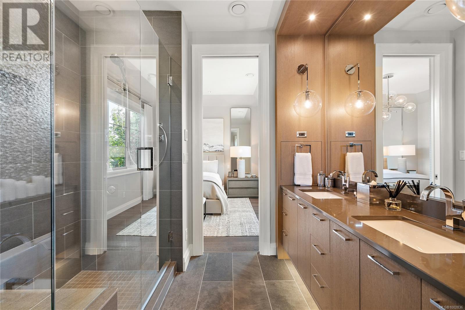 Photo 18 of 2685 Burdick Ave, Oak Bay BC
