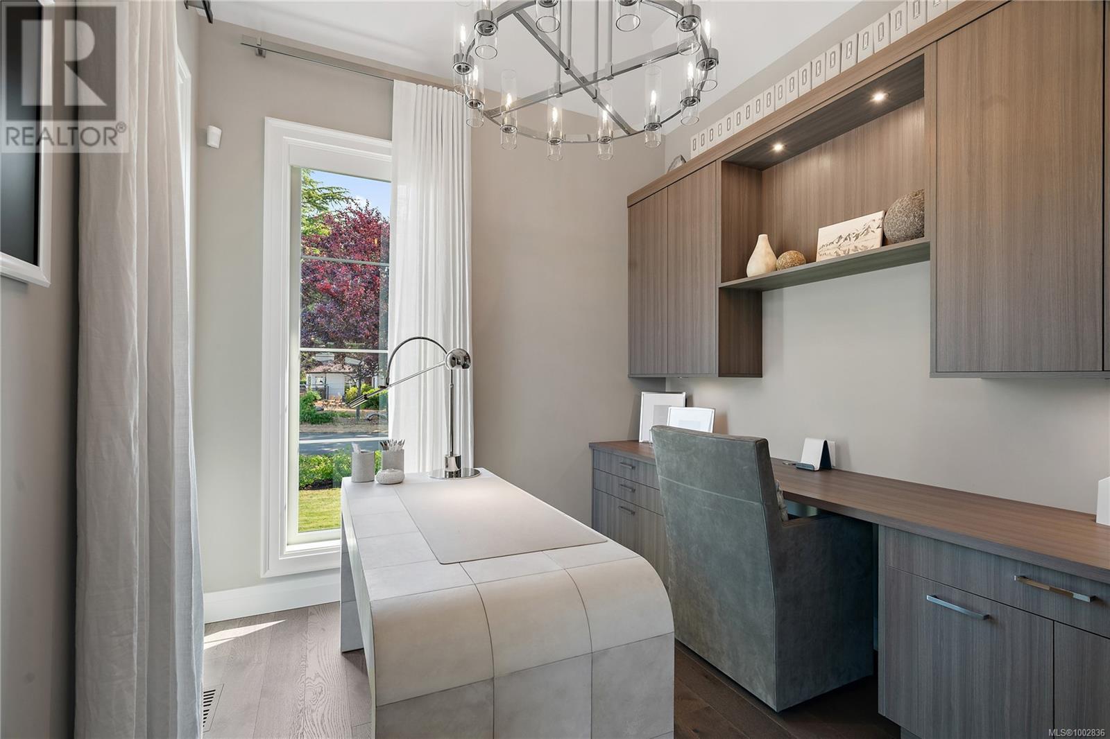 Photo 23 of 2685 Burdick Ave, Oak Bay BC